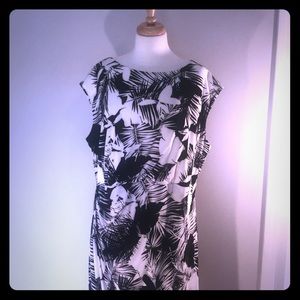 Black and white Roz & Ali dress